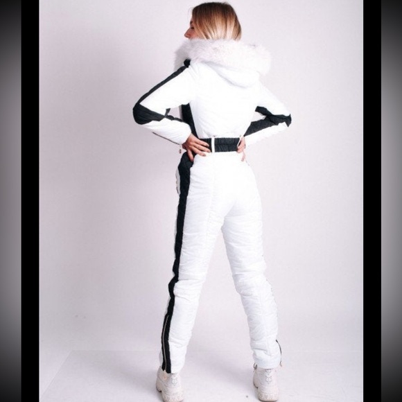 Women’s white onepiece ski snowsuit - Picture 2 of 4